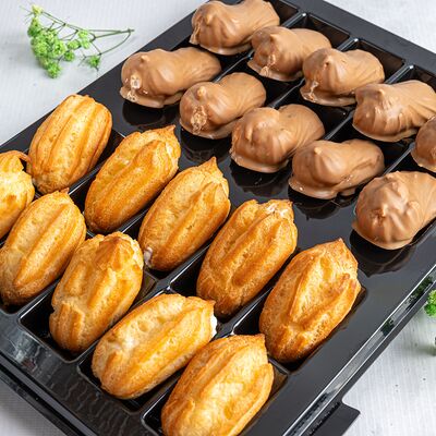Ассорти из эклеров в KanapeFest по цене 1760 ₽