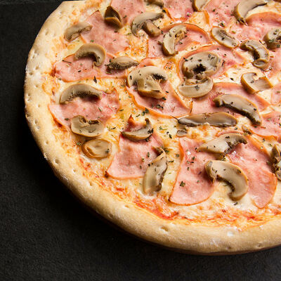 С ветчиной и грибами в Pronto Pizza по цене 820 ₽