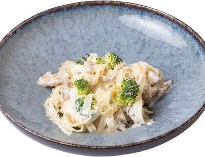 Паста С курицей и брокколи в Суши Ё Пицца по цене 540 ₽