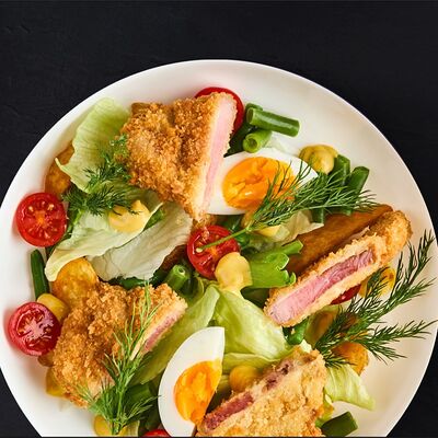 Салат с хрустящим тунцомв GELLERT по цене 640 ₽