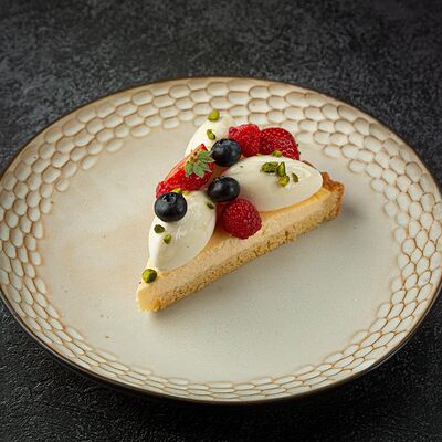 Ягодный пирог в Fish Point по цене 990 ₽