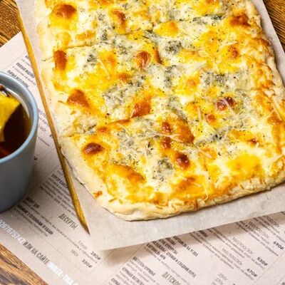 Четыре сыра в Уголёк по цене 830 ₽