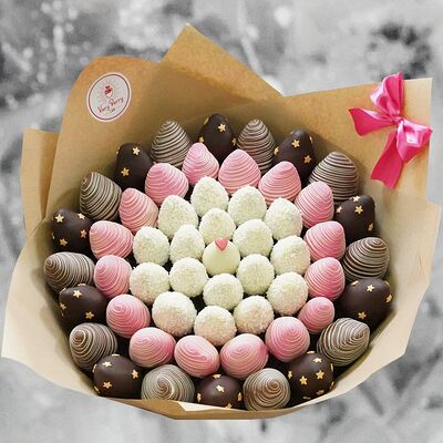 Букет из клубники 4 шоколада L в Клубника в шоколаде VeryBerryLab по цене 7190