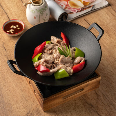 Свинина в ароматных перцах по-китайски в Цзао Ван по цене 360 ₽