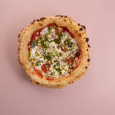 Пицца с песто и страчателлой в Rollwell по цене 610 ₽