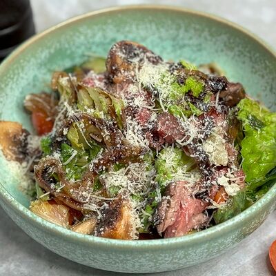 Салат с ростбифом в Сто друзей по цене 890 ₽