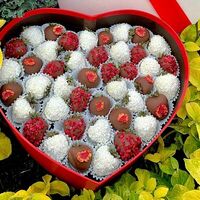 Сердце с клубникой в шоколаде №2 в Freshberry