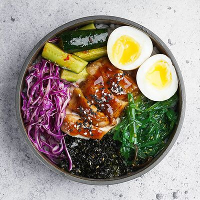 Боул с Курицей в Tsunami по цене 440 ₽