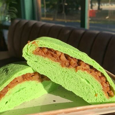 Бань бао с яблоком в Бань бао по цене 325 ₽