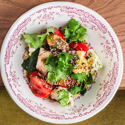 Салат с хрустящим баклажаномв ИВА по цене 1000 ₽