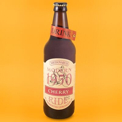 Био лимонад спелая черешня с соком чёрной моркови Cherry Ale в PeliBox Легендарные пельмени & вареники по цене 289