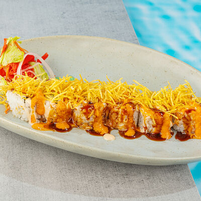 Ролл с муссом из лосося и картофелем пай в Nemo по цене 520 ₽