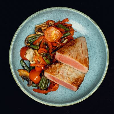 Стейк тунца в Goodson bar по цене 860 ₽