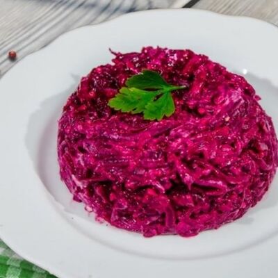 Свекла с майонезом и чесноком в Вареничная по цене 90 ₽