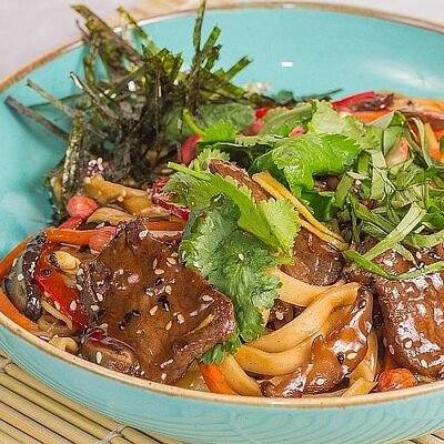 Удон с говядиной в соусе Терияки в Луиджи & Тосё по цене 459