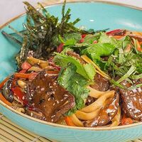 Удон с говядиной в соусе Терияки в Луиджи & Тосё