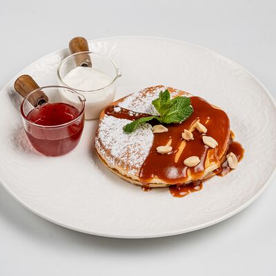 Панкейки с солёной карамелью в The 312 по цене 390 ₽