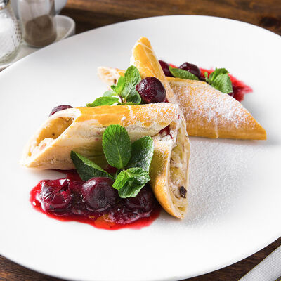 Штрудель творожный в Кафе RSC по цене 190 ₽