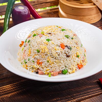 Жареный рис Янчжоу в J.Z. Peking Duck по цене 930 ₽