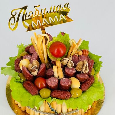 Колбасный бенто-торт для Мамыв Дарите красиво по цене 3699 ₽