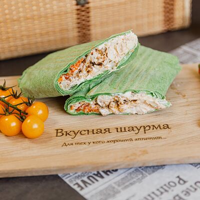 Шаурма в укропном лаваше в Вкусная шаурма по цене 345 ₽