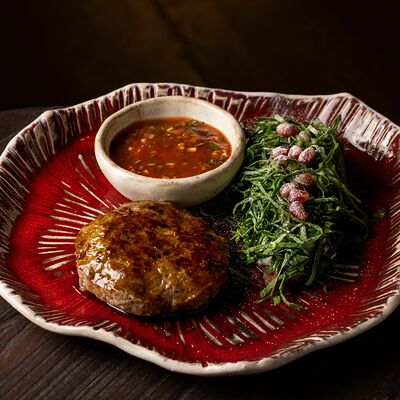 Котлета из ягненка с домашней аджикой и картофельным пюре с васаби в Saiko по цене 820 ₽