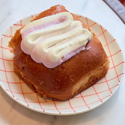 Бриошь Черника-черная смородина в Special по цене 390 ₽