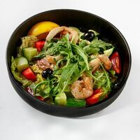 Теплый салат с морепродуктамив Ched