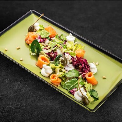 Салат с лососем и творожным сыром в Yo!Bento по цене 650 ₽
