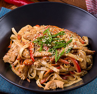 Вок с курицей и кунжутный соусом в Kannam Chicken по цене 325