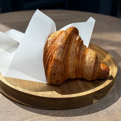 Круассан классическийв По кофе по цене 250 ₽