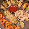 Морепродукты на гриле в ресторан 