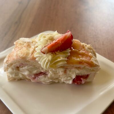 Меренговый рулет в Ava Restafe по цене 8 р.