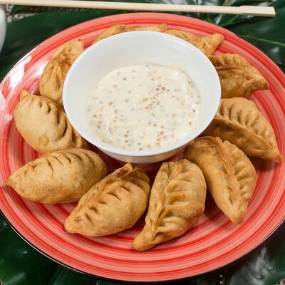 Димсамы жареные с курицей в Кансинь по цене 420 ₽