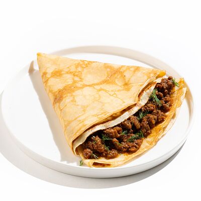 Блин с мясом в томатном соусе в Blinchik по цене 340 ₽