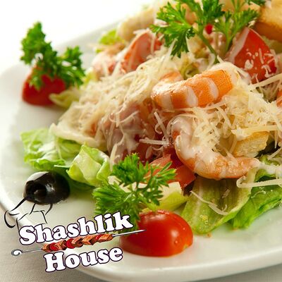 Салат Цезарь с креветками в Shashlik House по цене 425 ₽