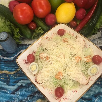 Цезарь с курицей в Чайхана 24 Халяль по цене 500 ₽