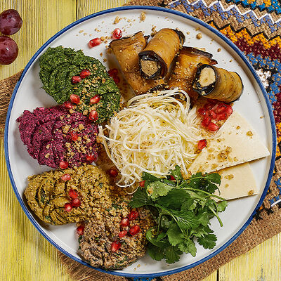 Грузинское ассорти в Грузинские истории по цене 1425 ₽