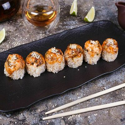 Запеченный ролл микс в Баклажан в ТЦ 