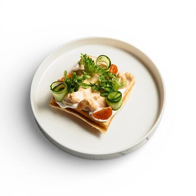 Вафли со сливочной креветкой в TOAST CAFE по цене 500 ₽