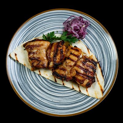 Шашлык куриный в Lюstra Bar по цене 820 ₽