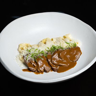 Трюфельная паста с телятиной в Grill Park FIBONA4I по цене 1280 ₽