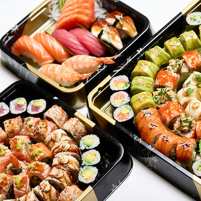 Набор из 14 порций роллов и суши, сашими в Under the sea по цене 12790 ₽