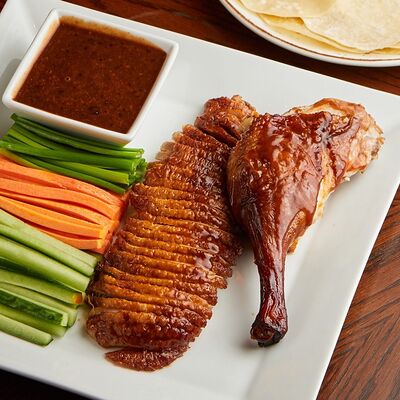 Утка по-пекински с овощами (половина)в Рамен с уткой по цене 2750 ₽