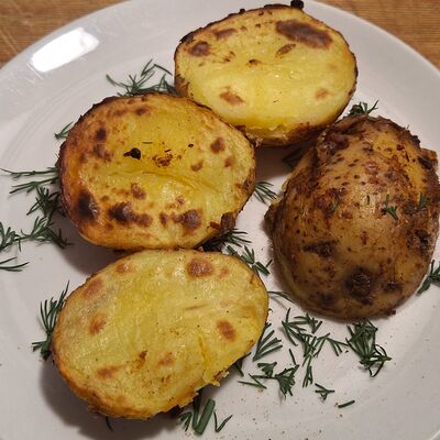 Молодой картофель гриль в Кафе шашлычная по цене 210 ₽