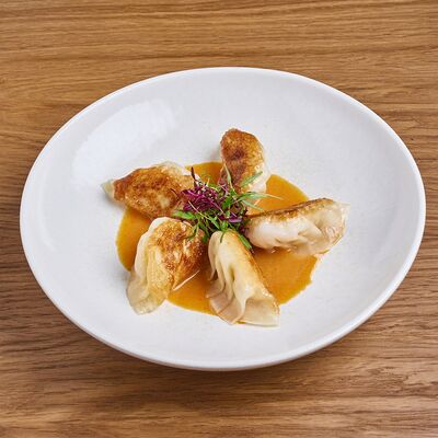 Гёдза с крабом и креветкой в Клёво по цене 900 ₽