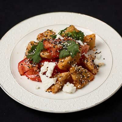 Салат с хрустящими баклажанами в Duran по цене 490 ₽