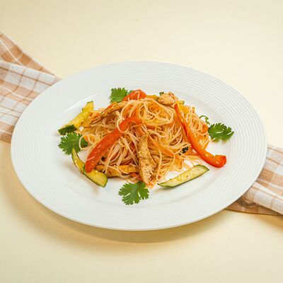 Фунчоза с курицейв Фермер Маркет по цене 590 ₽