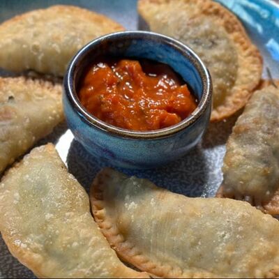 Мини чебуреки в Жуир по цене 620 ₽