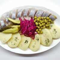 Сельдь с картофелем в Алиби